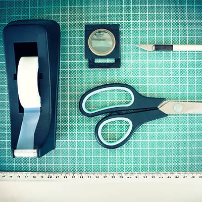 Matériel de coupe en scrapbooking et outil de mesure