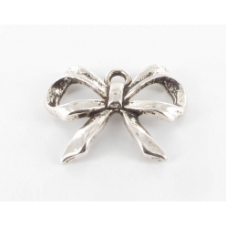 breloque en metal noeud 22mm argente