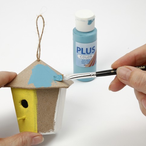 Peindre les petits supports Décorer des supports en papier maché pour enfant